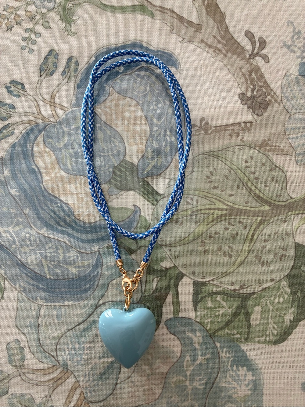 ROXANNE ASSOULIN Happy
Cord Charm Long Necklace Denim Large Cloud Heart NEW